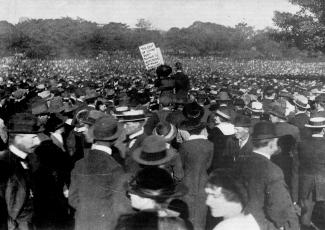 A-large-demonstration-of-women-outside-NSW-Parliament-House-during-the-Great-Strike-of-1917